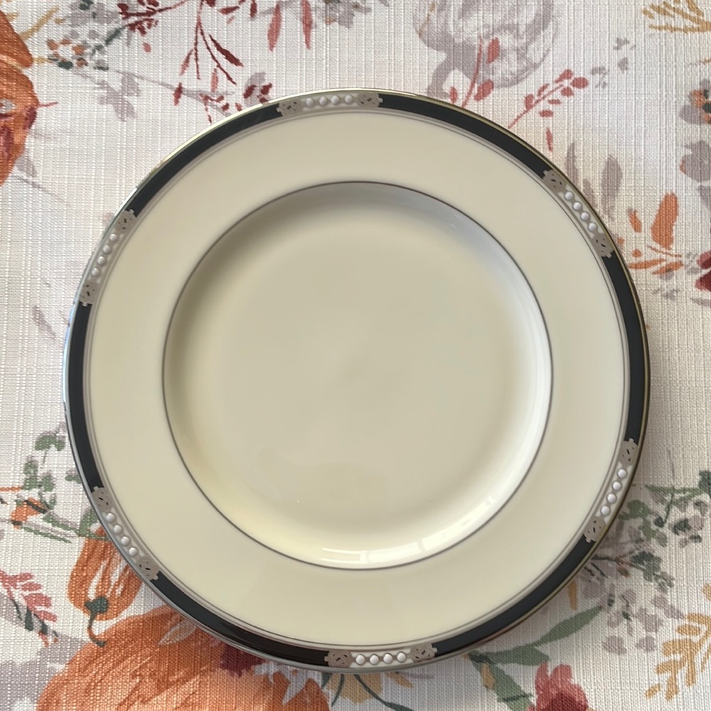 New…Lenox Hancock Platinum Salad Plate (Ivory)